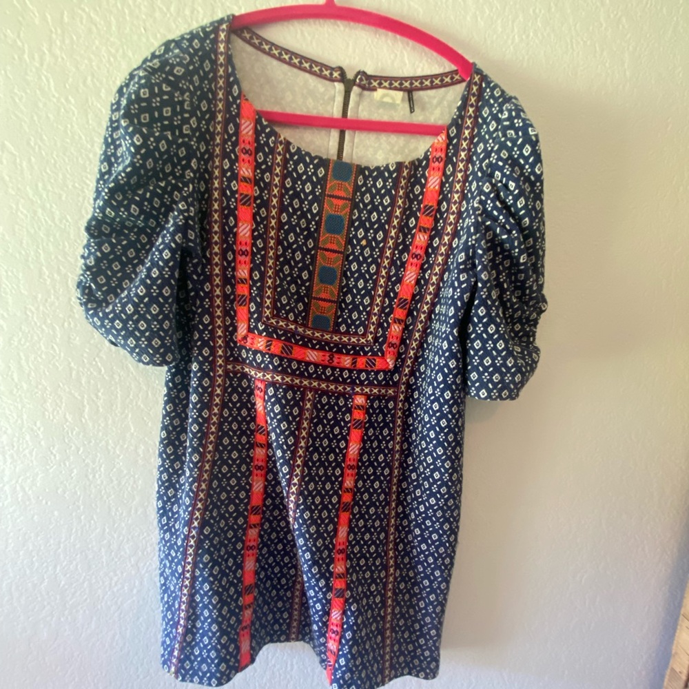 Anthropology tunic top size medium puffy sleeves